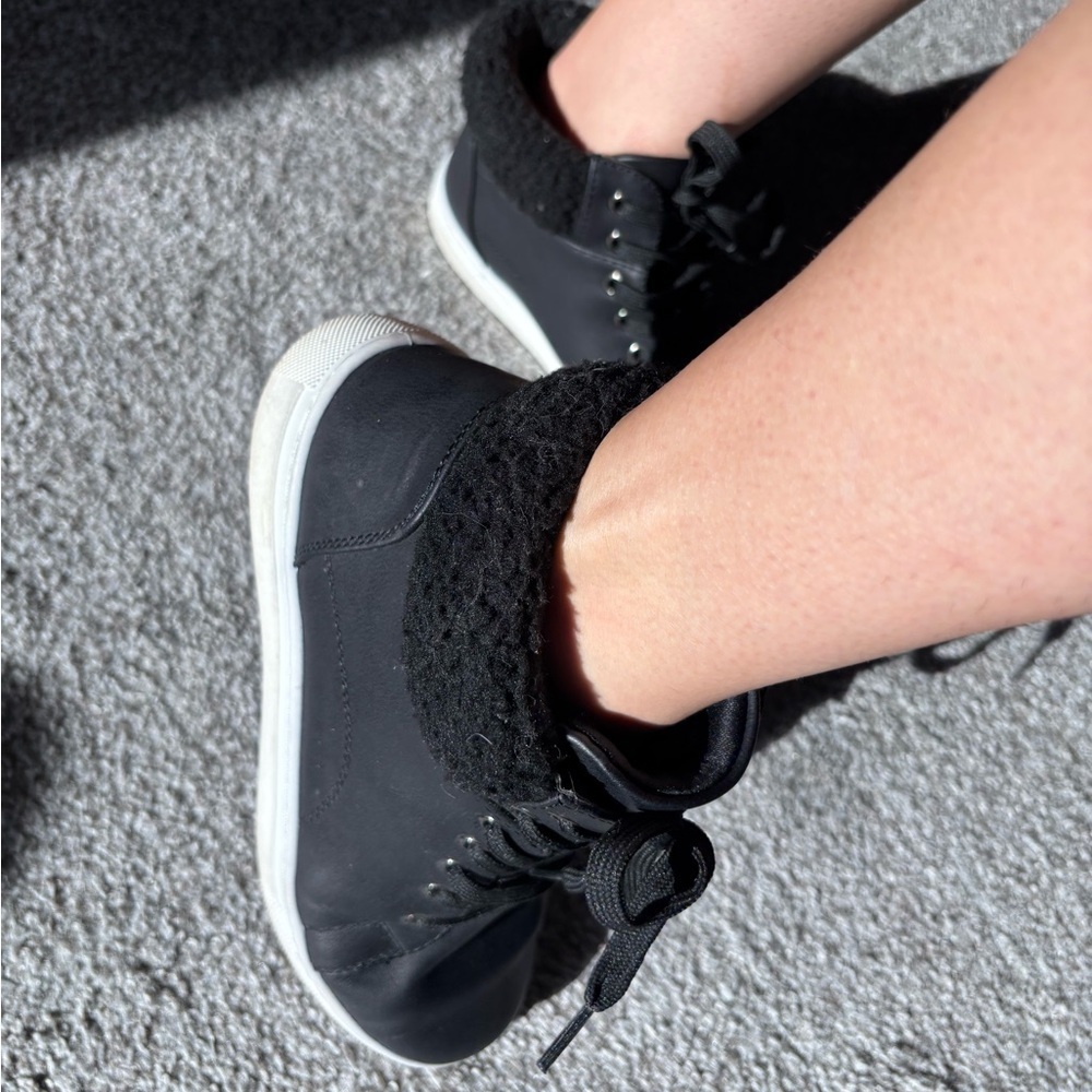 Grunge Faux Leather Black High Top Emo Sneakers with Faux Fur trim - Size 8 - Picture 3 of 9